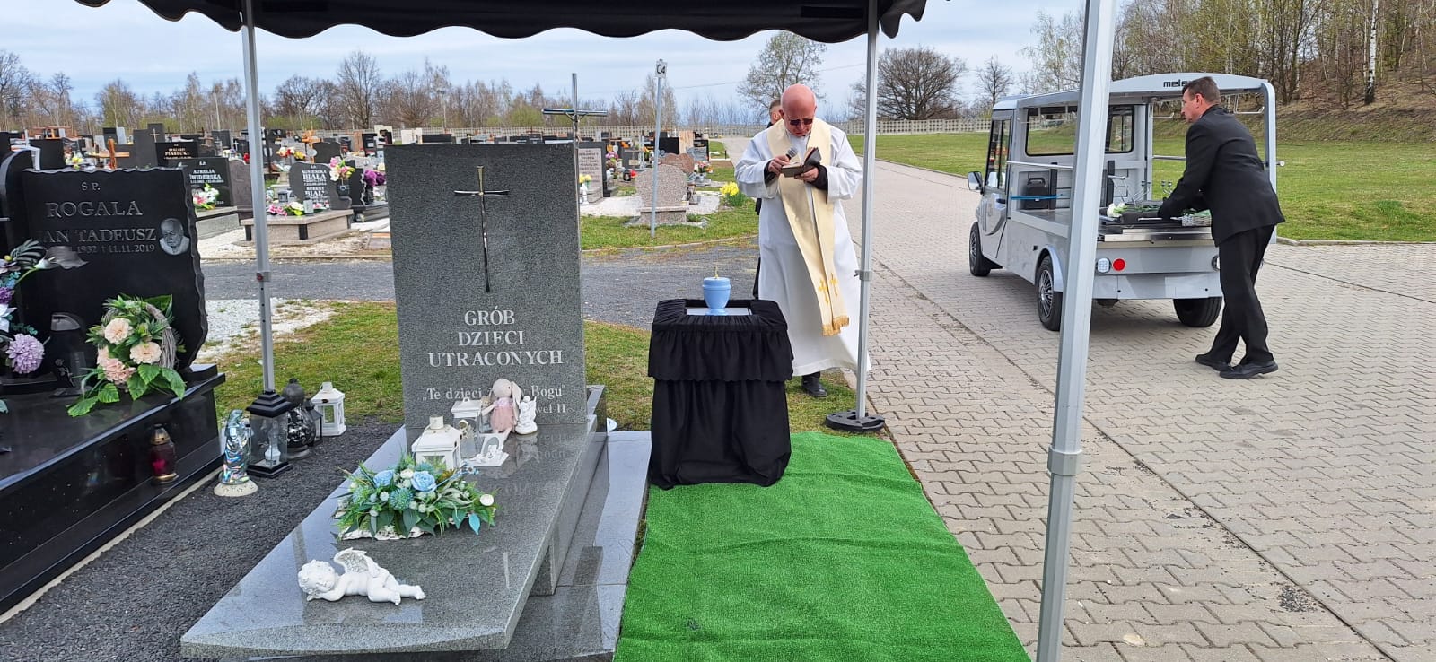 Pochówek dzieci martwo urodzonych w Legnicy